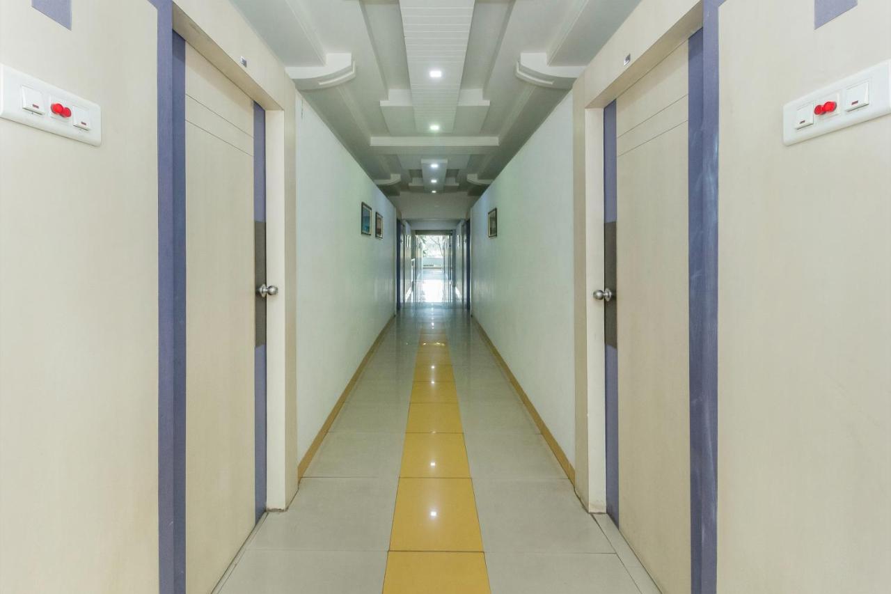 Flagship 4387 Hotel Theem Plaaza Nashik Exterior photo