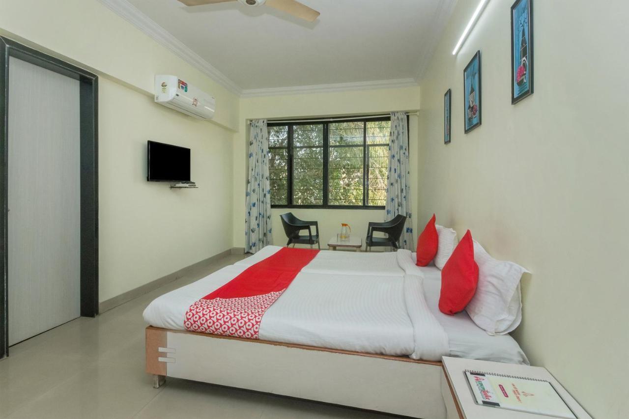 Flagship 4387 Hotel Theem Plaaza Nashik Exterior photo