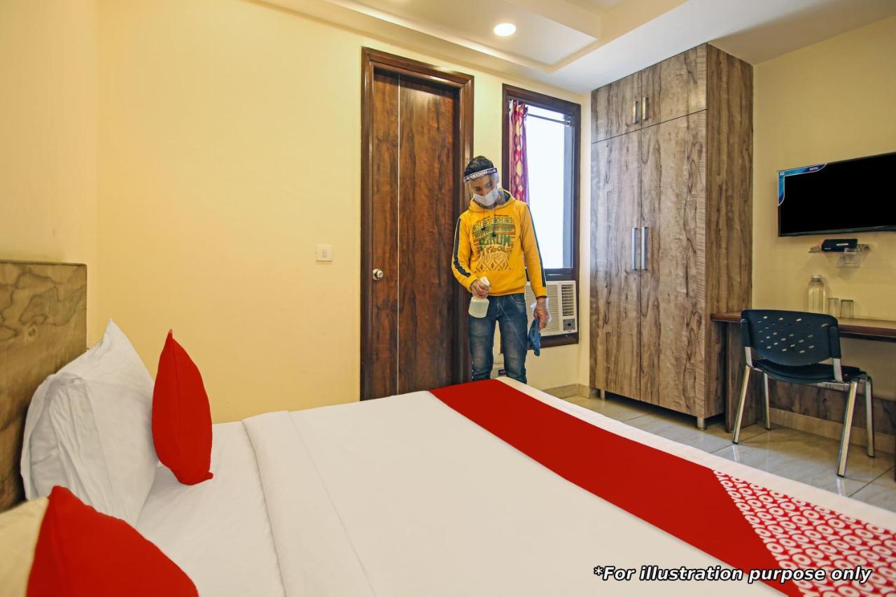 Flagship 4387 Hotel Theem Plaaza Nashik Exterior photo